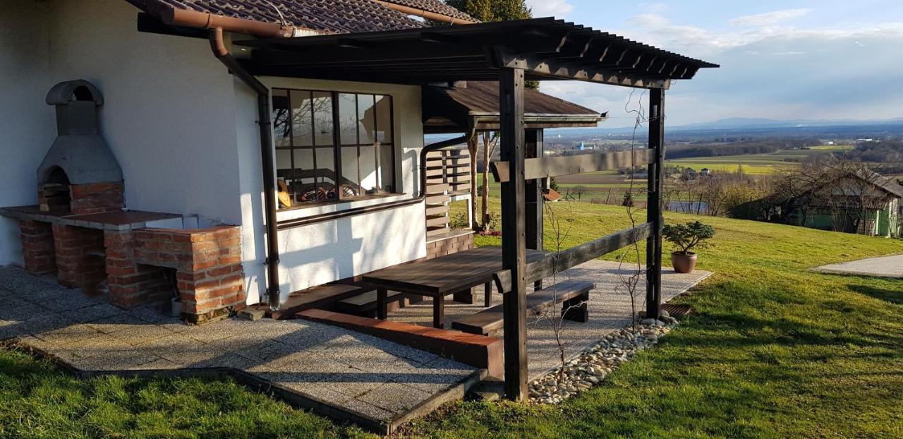 Holiday House Vilana Puconci Exteriér fotografie